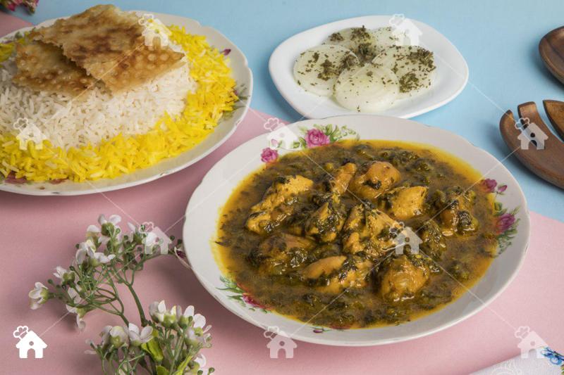 چلو خورش آلو اسفناج با مرغ